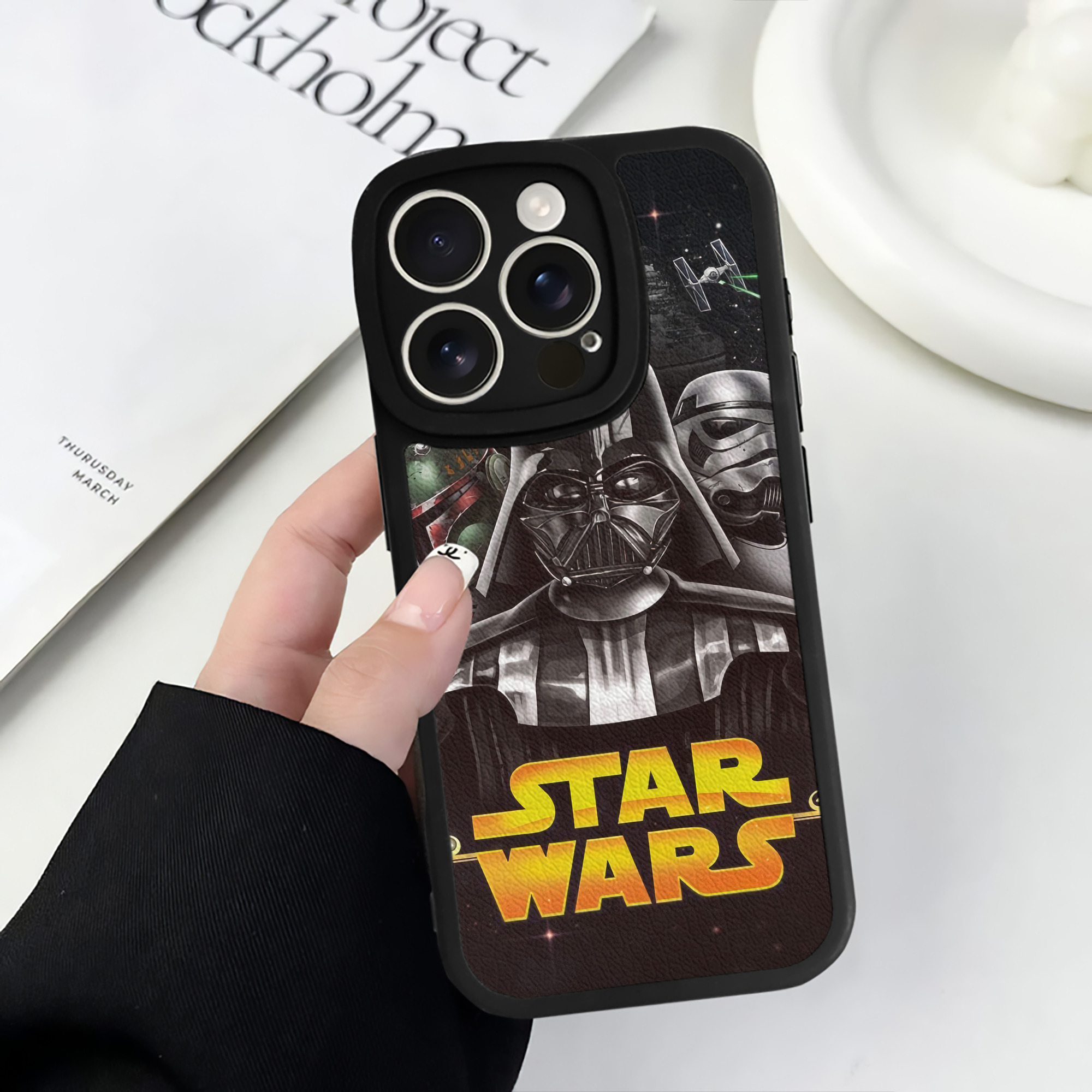 （画像用） スター・ウォーズ Star Wars 【iPhone 16シリーズ対応】シリコンスマホケース（レザー調） 材質：シリコン